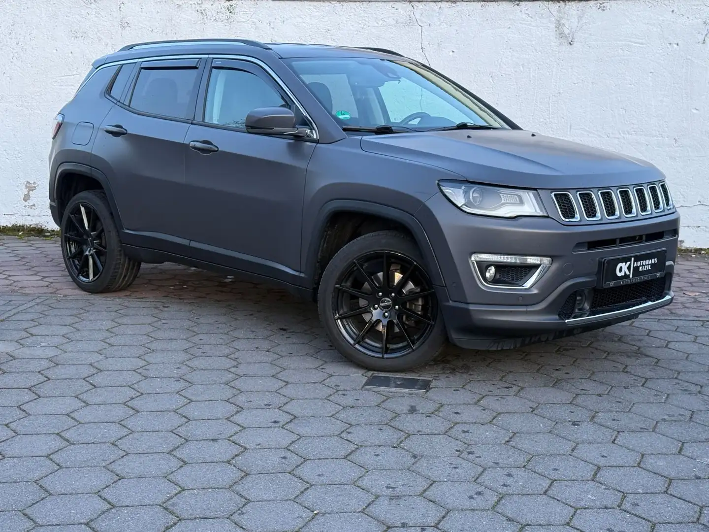 Jeep Compass Limited 4WD (Matt Farbe Grau) Schwarz - 2