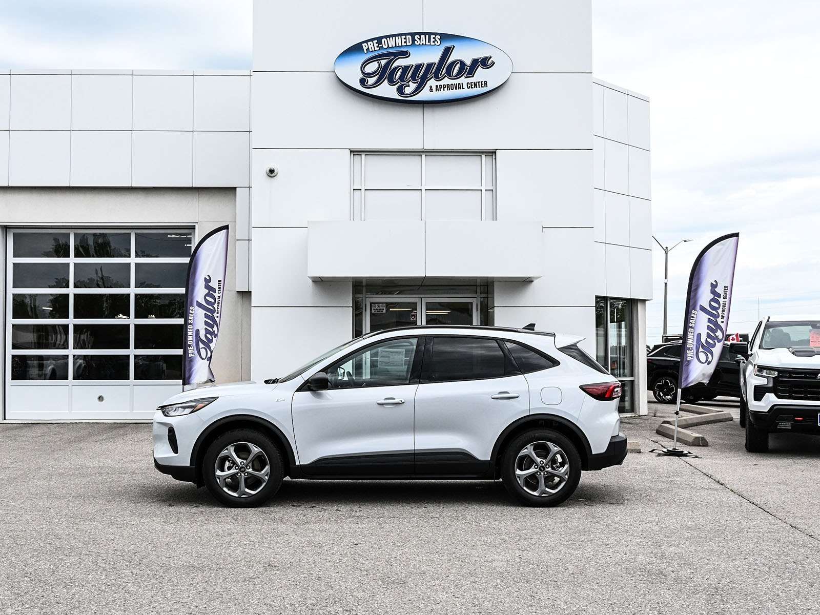 2026 Ford Escape ST-LINE *EXECUTIVE DEMO, PANORAMIC ROOF* — photo 1