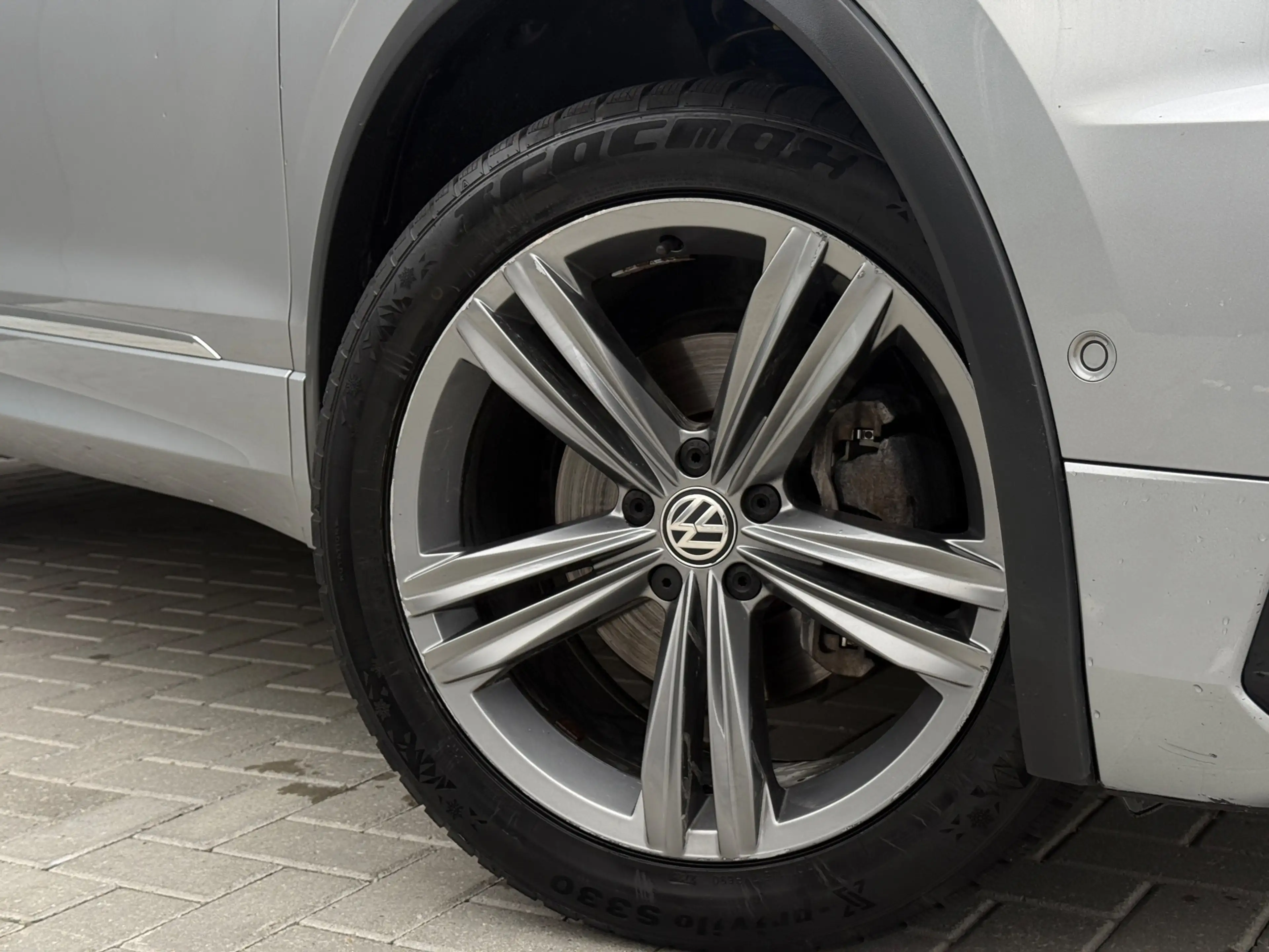 Volkswagen Tiguan Allspace 2.0 TDI R-Line 7p. PANO 360 Xenon — photo 5