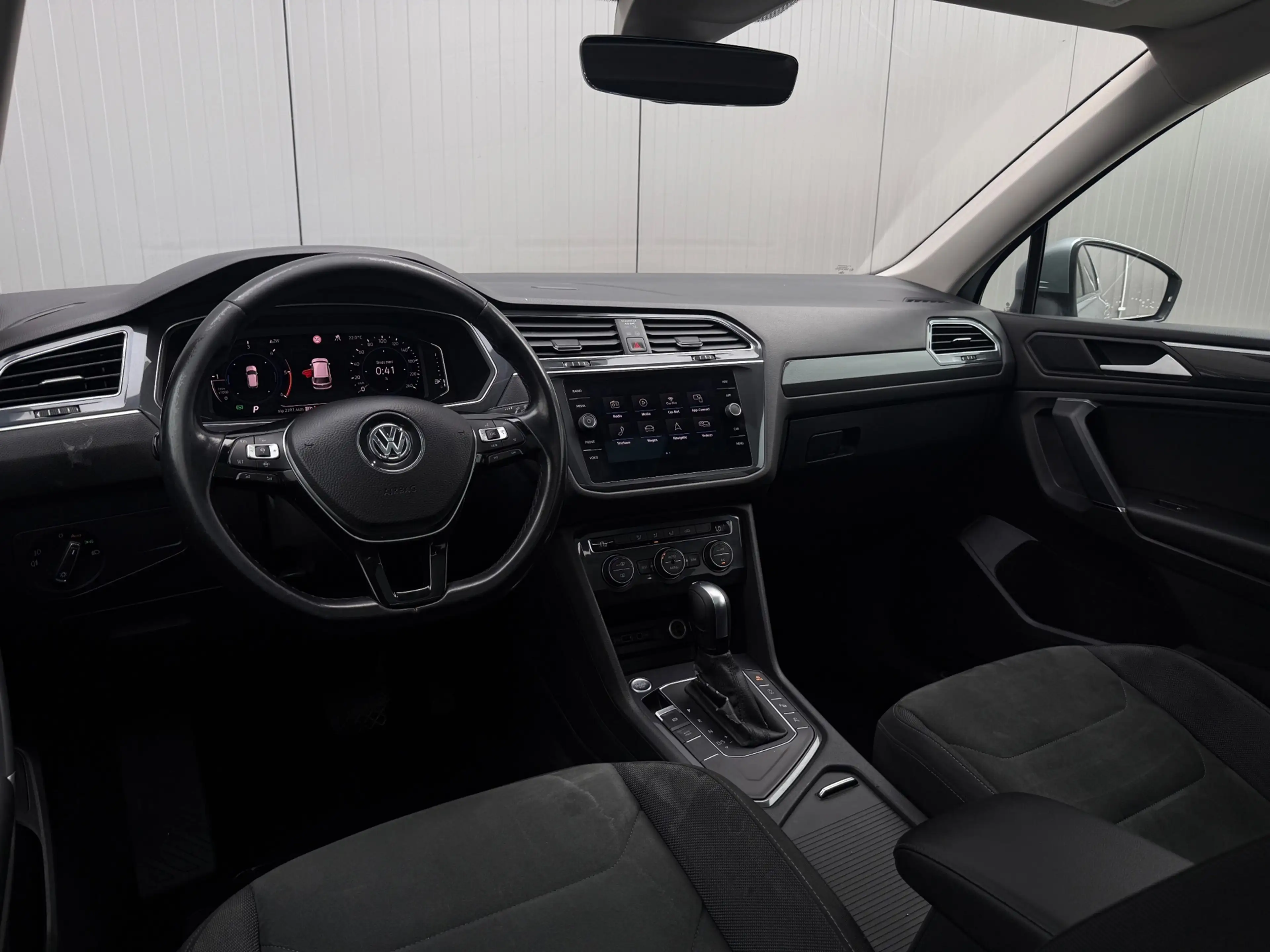 Volkswagen Tiguan Allspace 2.0 TDI R-Line 7p. PANO 360 Xenon — photo 11