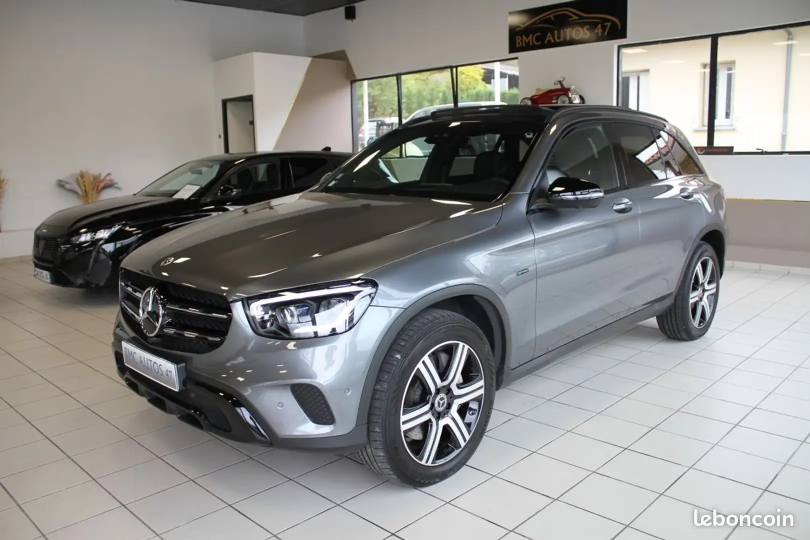 Mercedes-Benz GLC 300 Classe Mercedes 300 de Avangarde Line 4 Matic 9G-Tronic (Toit ouvrant, Clé Main libre ) Grau - 1