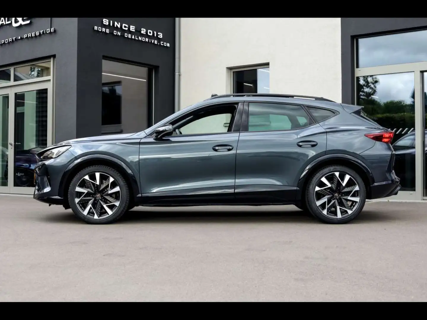 CUPRA Formentor VZ 2.0 TSI 333 DSG7 4D FACELIFTSKYLINEPANOKAM Gris - 2