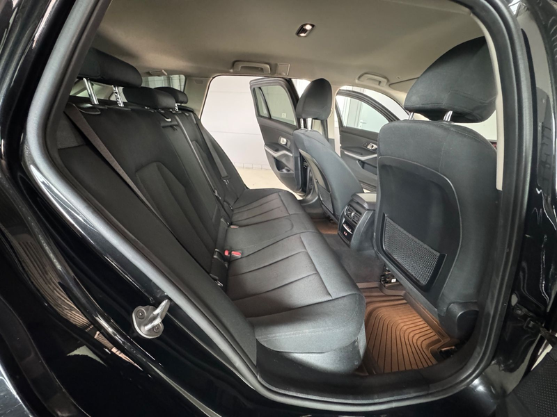 BMW 320 d Touring /Standheizung/LiveCo./Head-Up — photo 13