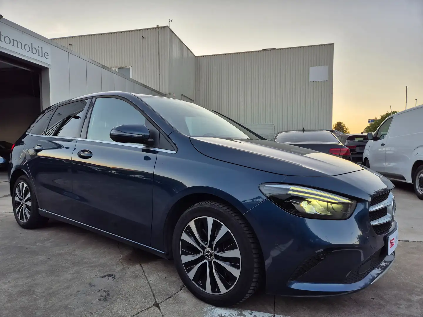 Mercedes-Benz B 250 e PHEV 262cv ! HYBRID // 79.968 KM !! Bleu - 1
