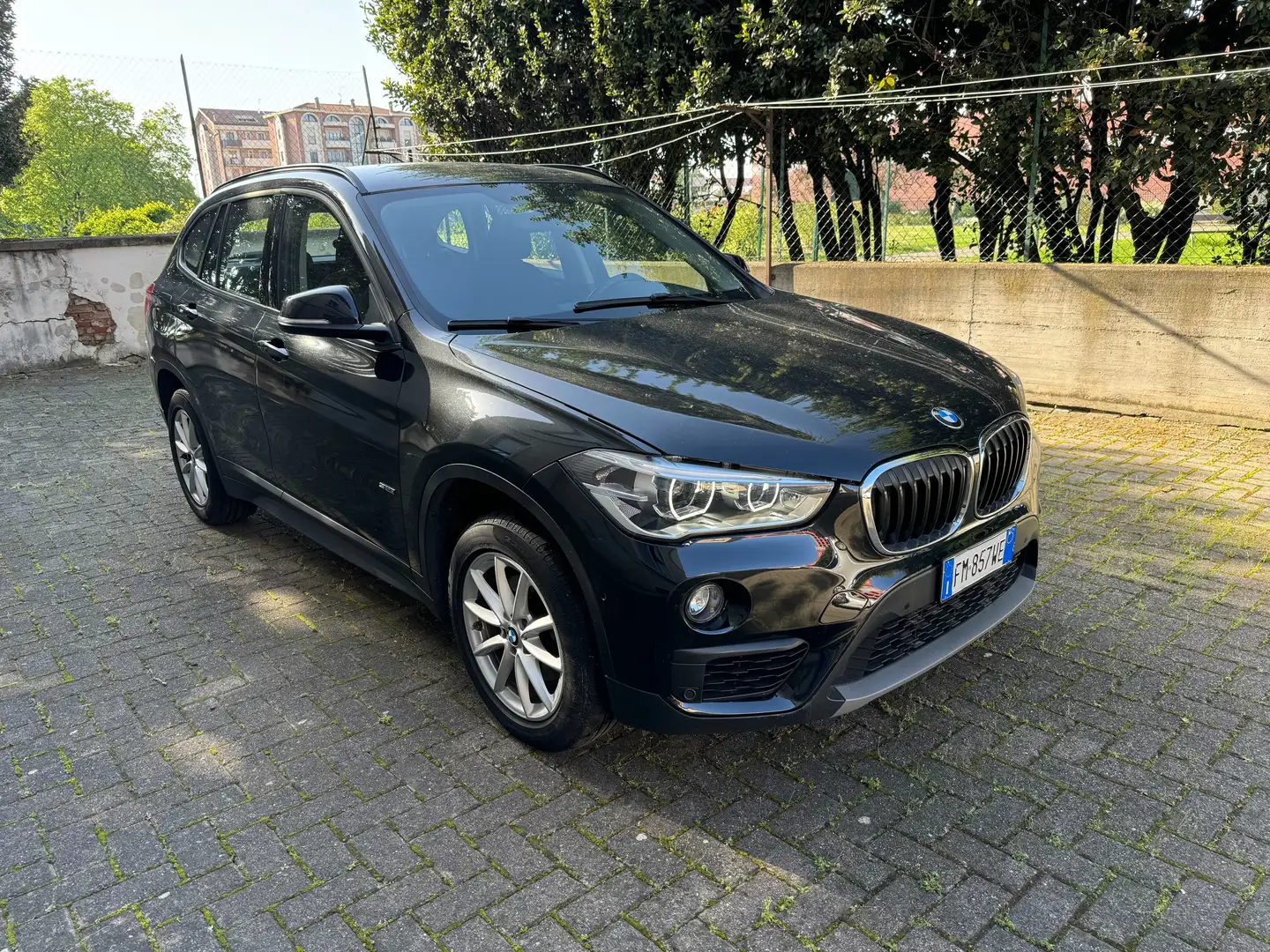 BMW X1 F48 sdrive18d xLine *Navigatore + Baule elettrico Nero - 1