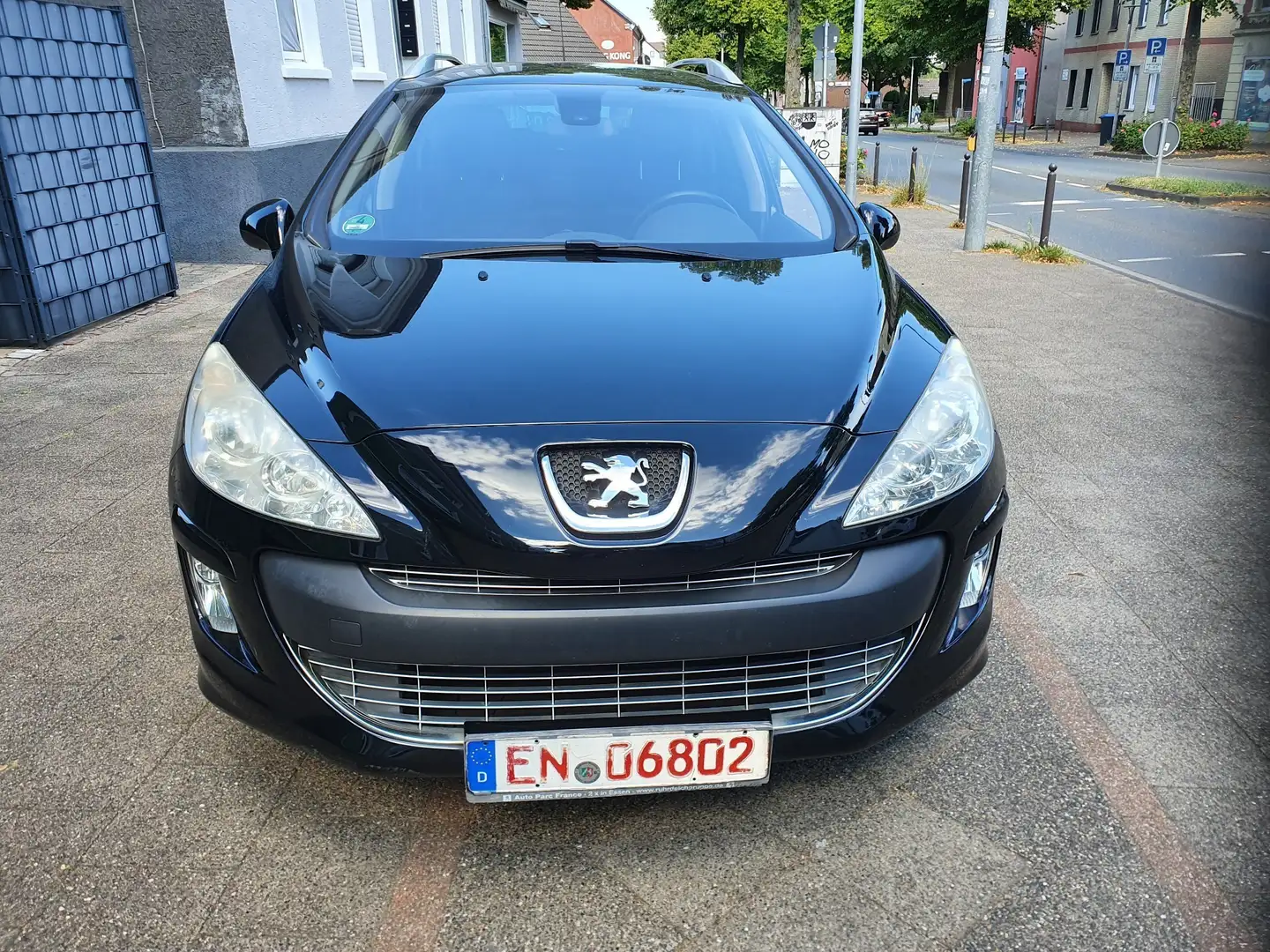 Peugeot 308 155 THP Premium.SW Family*1.Hand*PANORAMA* Nero - 2