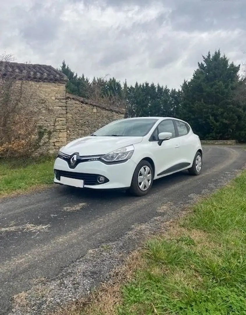 Renault Clio IV 90 CH ENERGY AIR MEDIANAV ECO² 82 G Blanc - 1