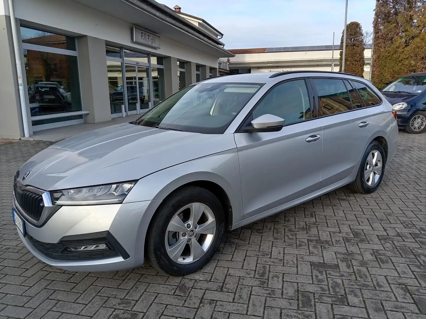 Skoda Octavia Octavia 2.0 TDI 150 CV DSG Wagon Executive Argent - 1