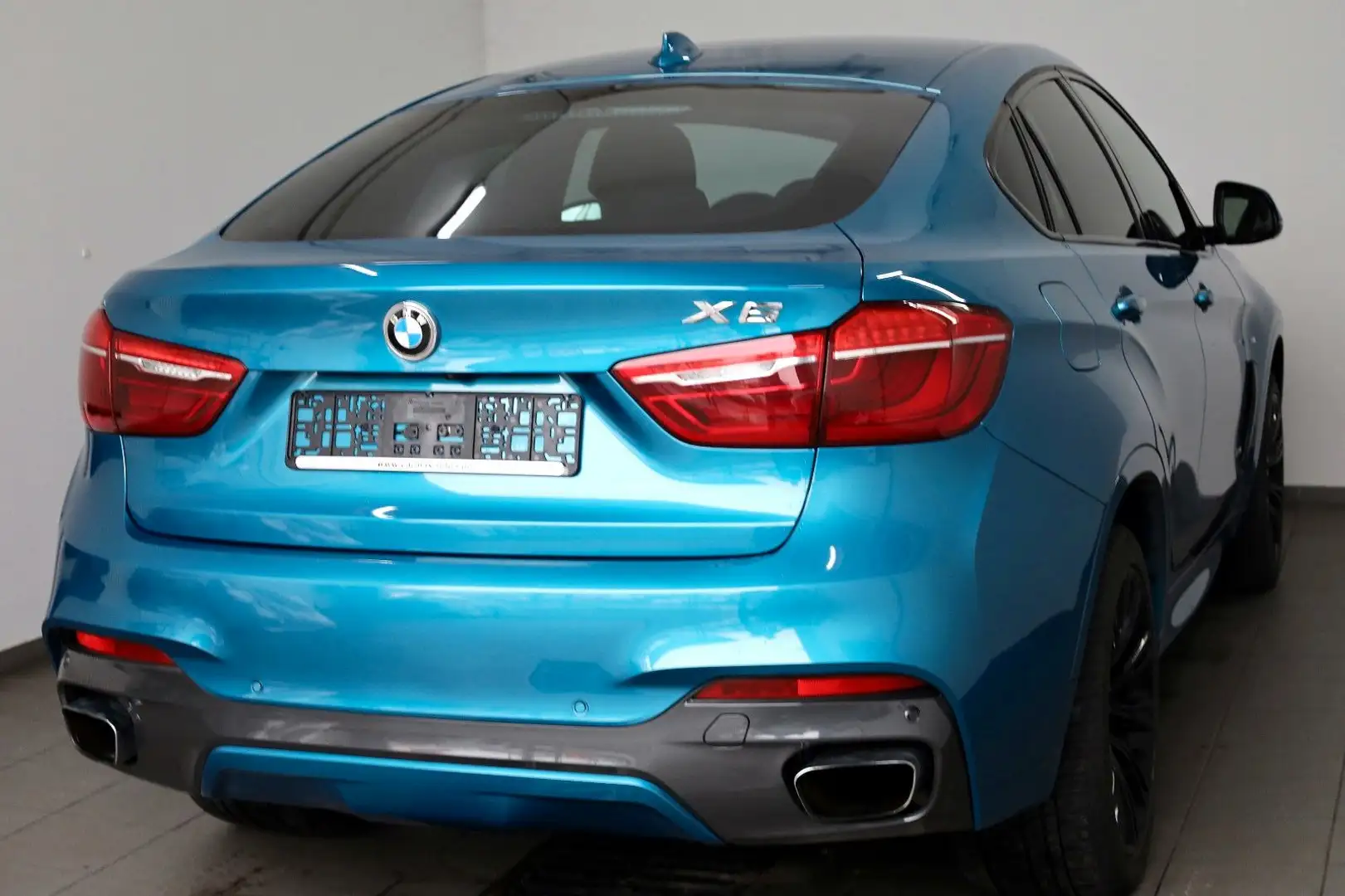 BMW X6 xDrive 50i M Sport Leder,Navi,LED,360° Kamera Blauw - 2