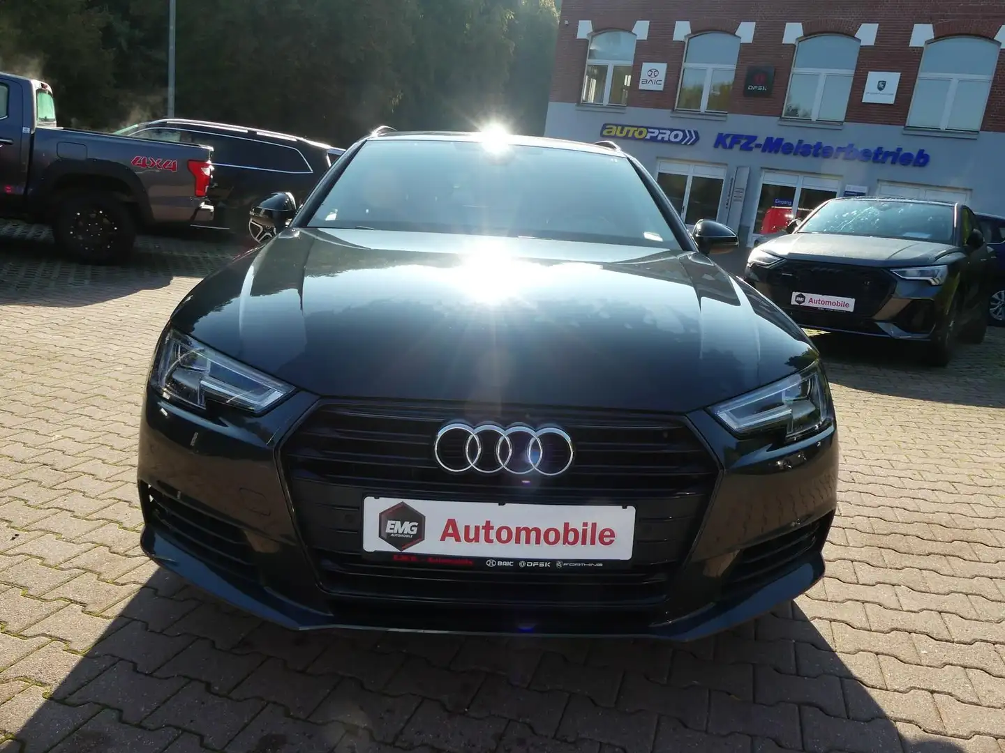 Audi A4 2.0 TDI*Automatik*Klima*SHZ*PDC*Navi*LED Gris - 2