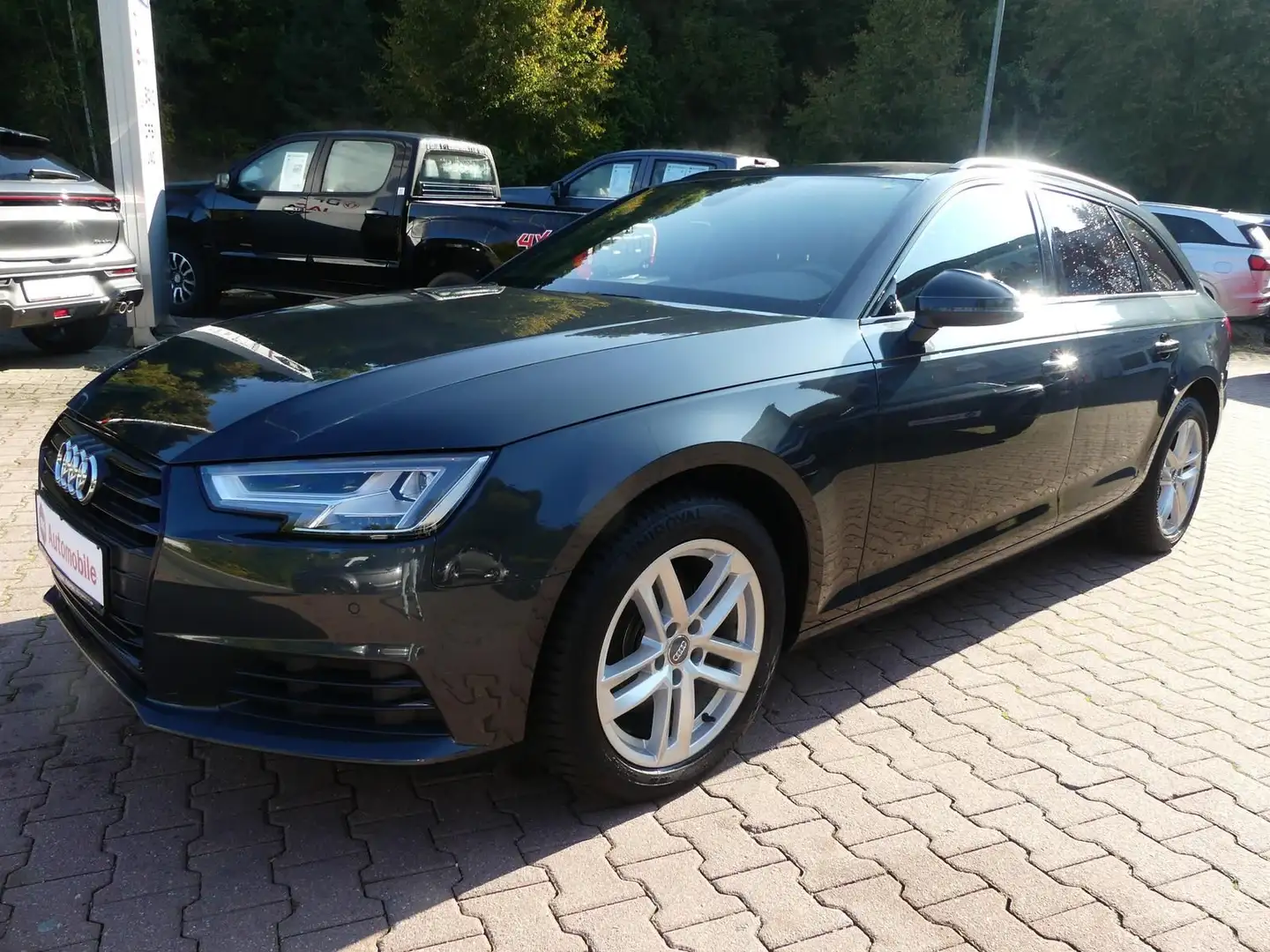 Audi A4 2.0 TDI*Automatik*Klima*SHZ*PDC*Navi*LED Gris - 1