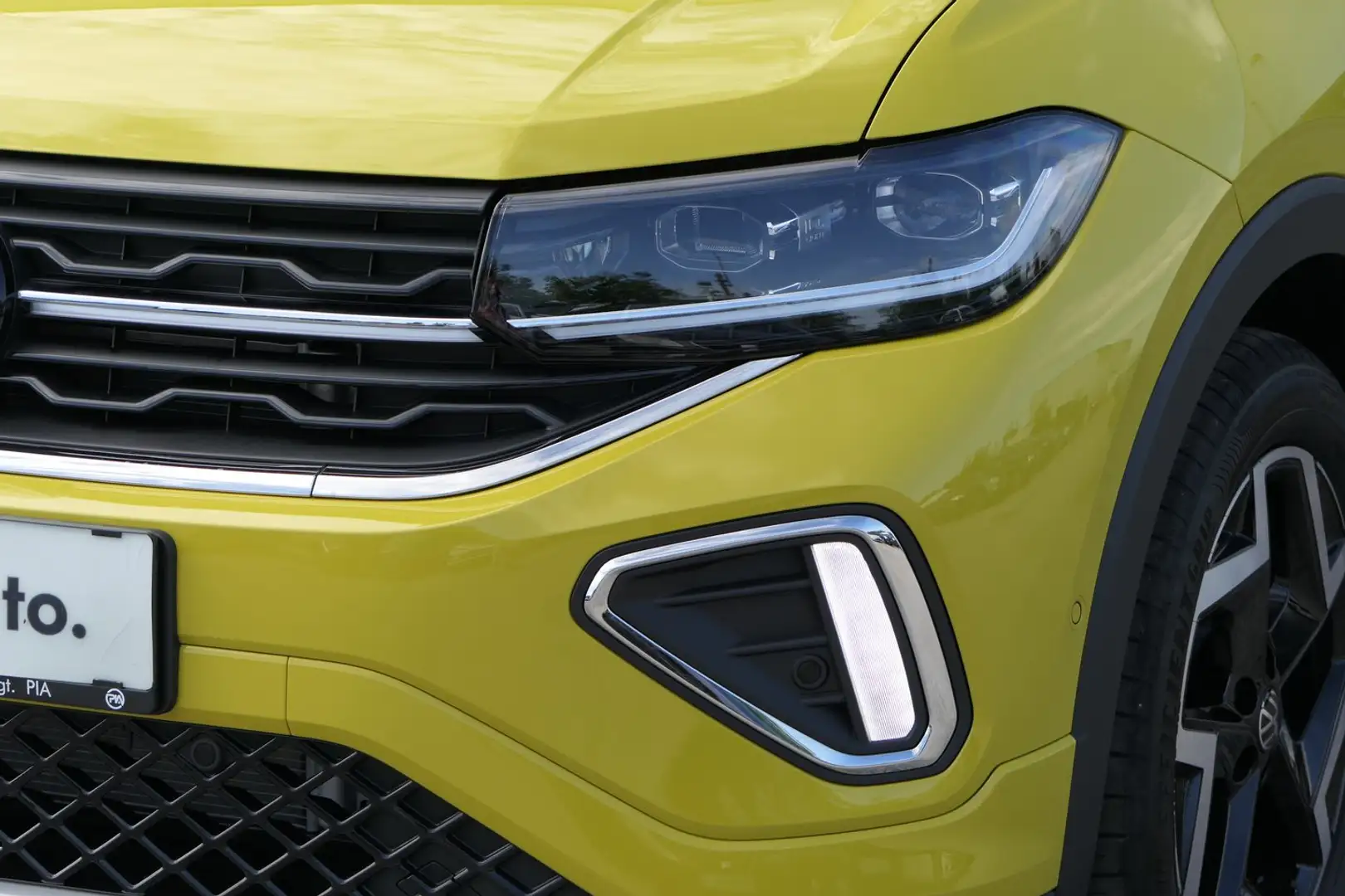 Volkswagen T-Cross R-Line TSI DSG Gelb - 2