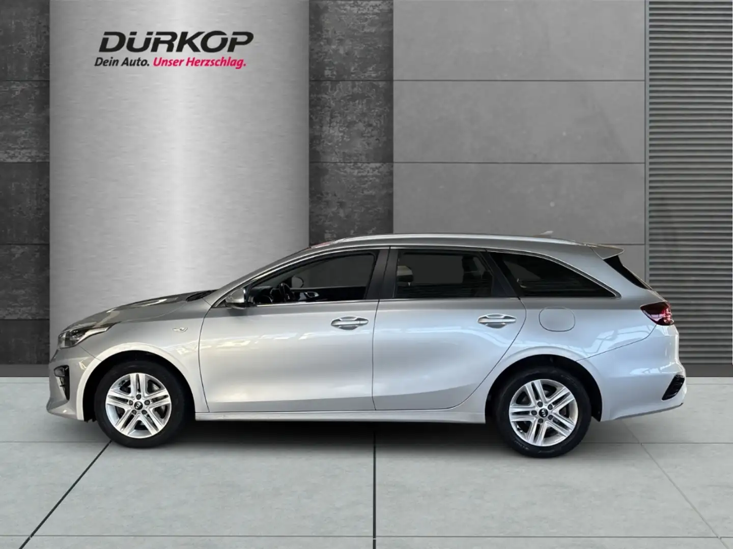 Kia Ceed SW / cee'd SW Vision 1.6D DAB/Navi/Klimaautomatik Navi Digitales Plateado - 2