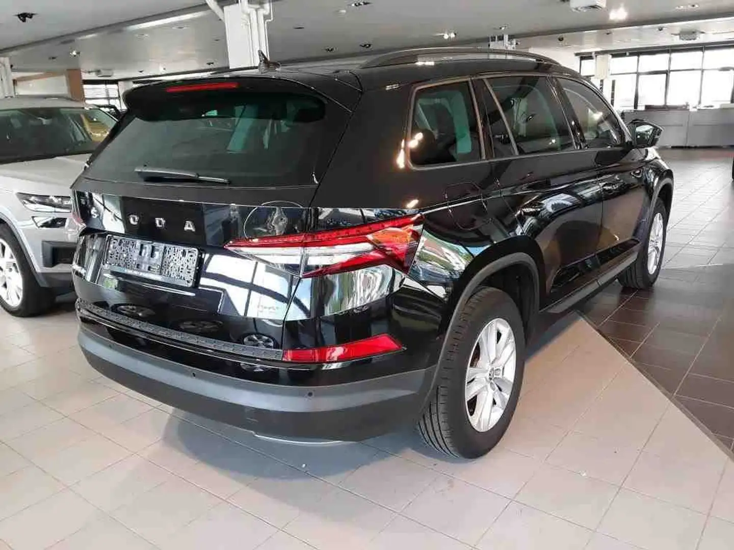 Skoda Kodiaq 2.0 TDI DSG 4x4 AMBITION NAVI PDC VIRTUAL LED Schwarz - 2