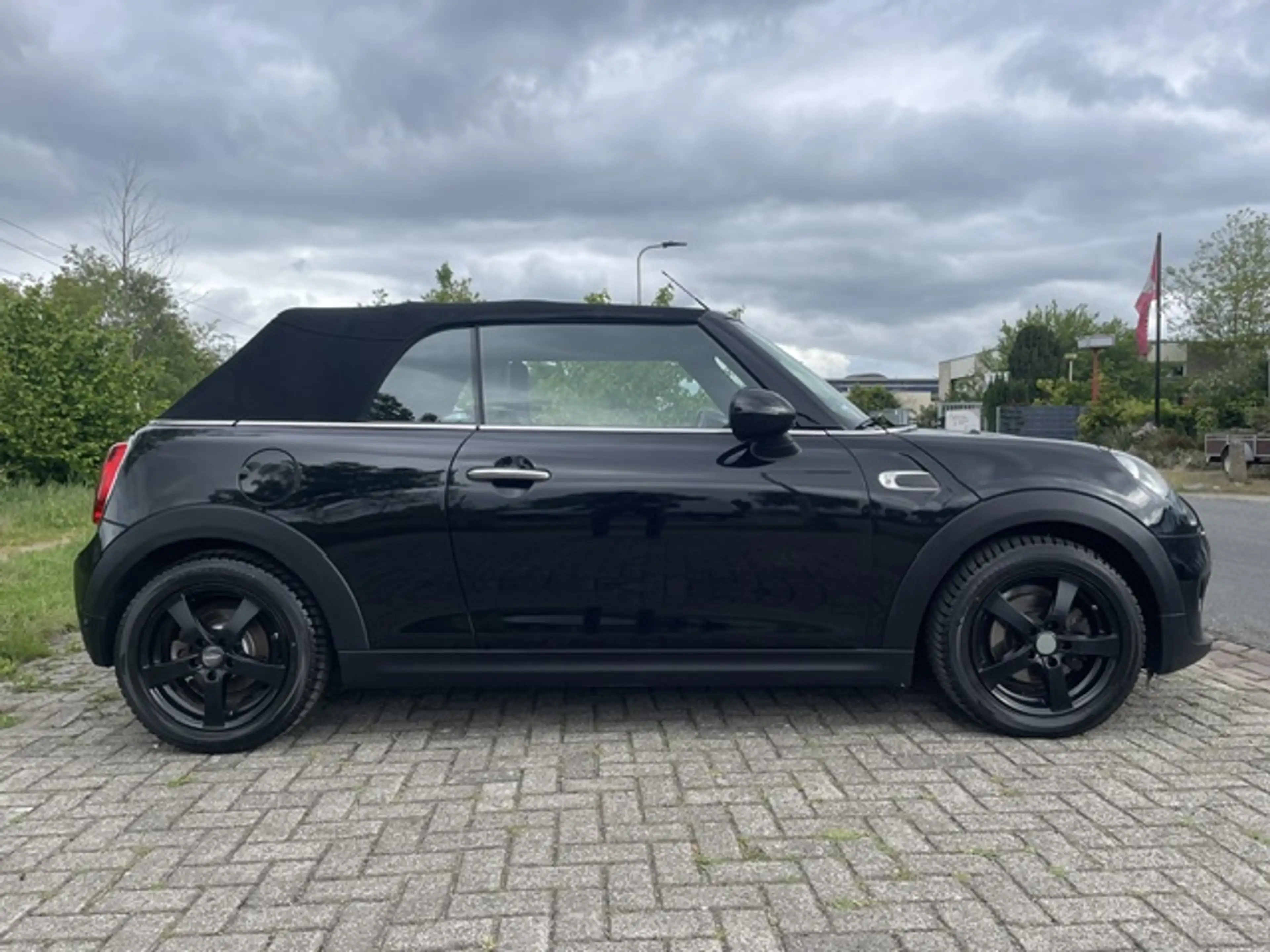 MINI Cooper D Cabrio COOPER CABRIO LEDER — photo 6