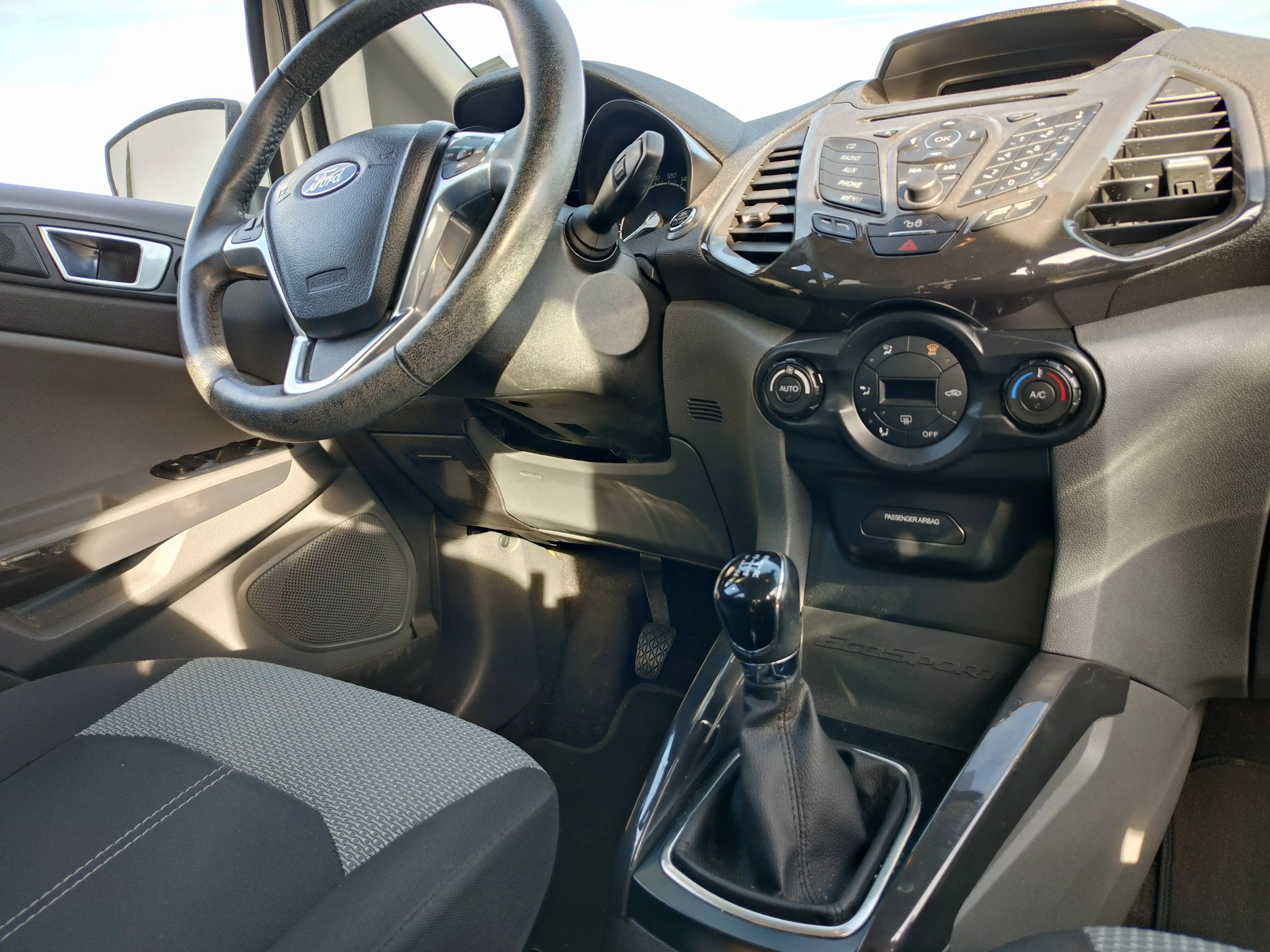 Ford EcoSport Titanium — photo 12