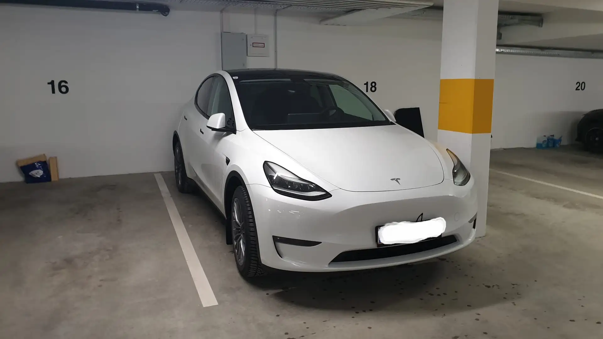 Tesla Model Y Model Y Long Range AWD 79kWh Weiß - 2