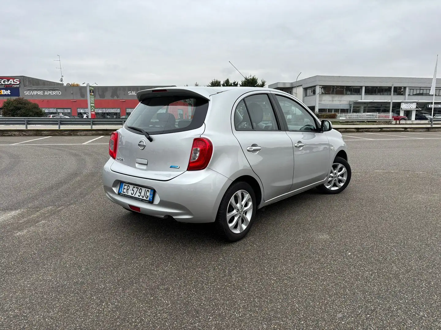 Nissan Micra 5 Porte 1.2 Acenta Grijs - 2