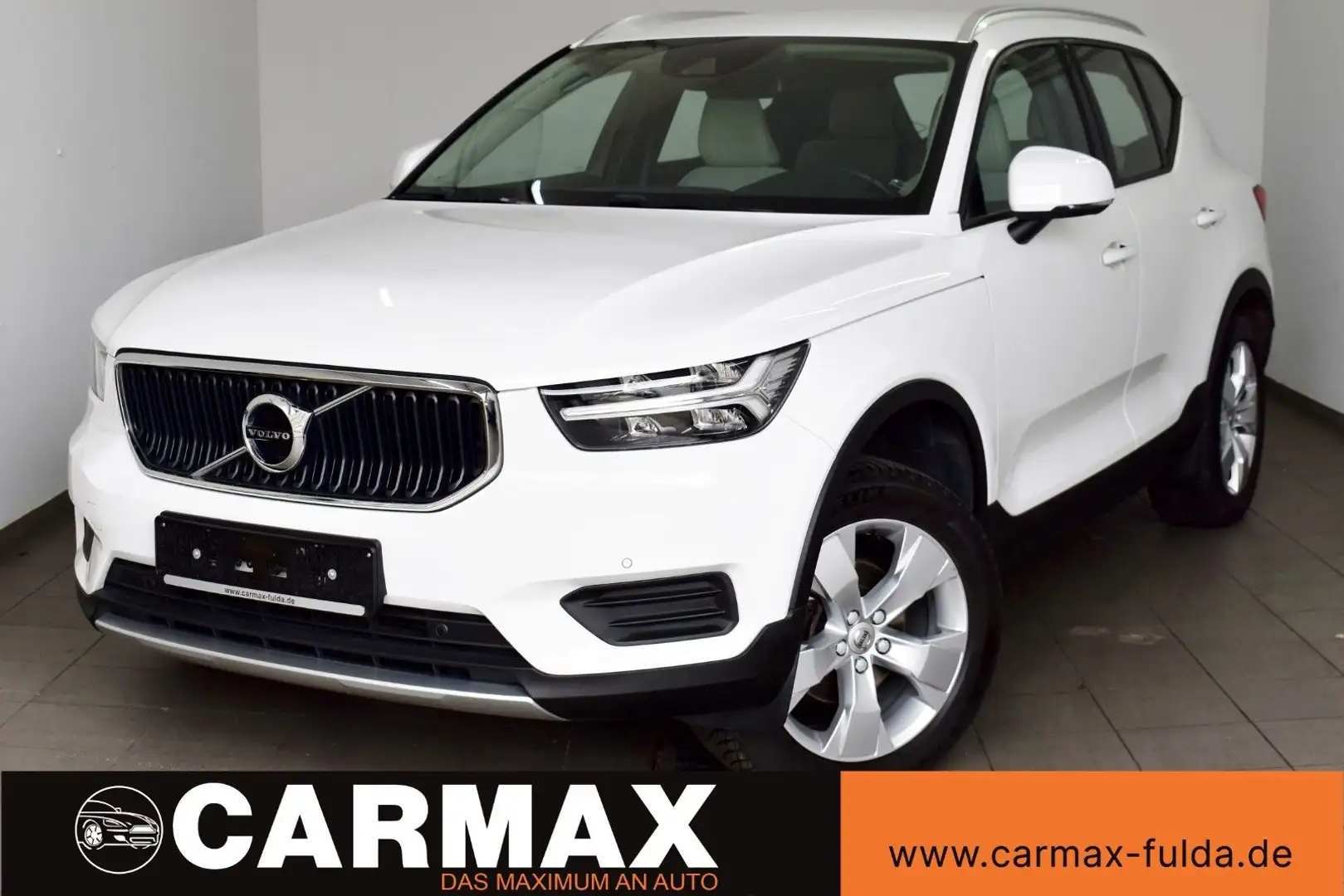 Volvo XC40 Momentum 2WD Sensus,Navi,LED,T.Leder,PDC Blanco - 1