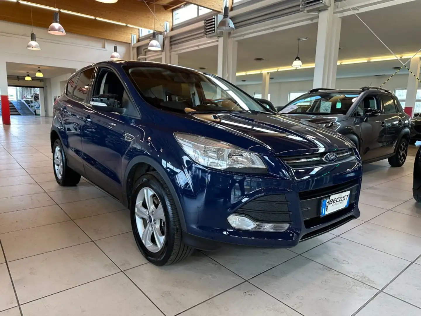 Ford Kuga 2.0 TDCI 150 CV S&S 4WD Business Синій - 2