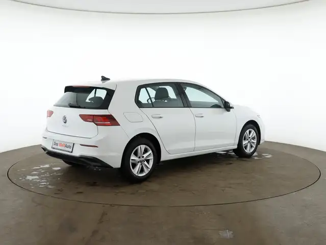 Volkswagen Golf view 4