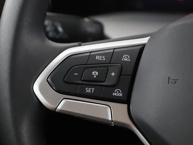 Volkswagen Golf view 14