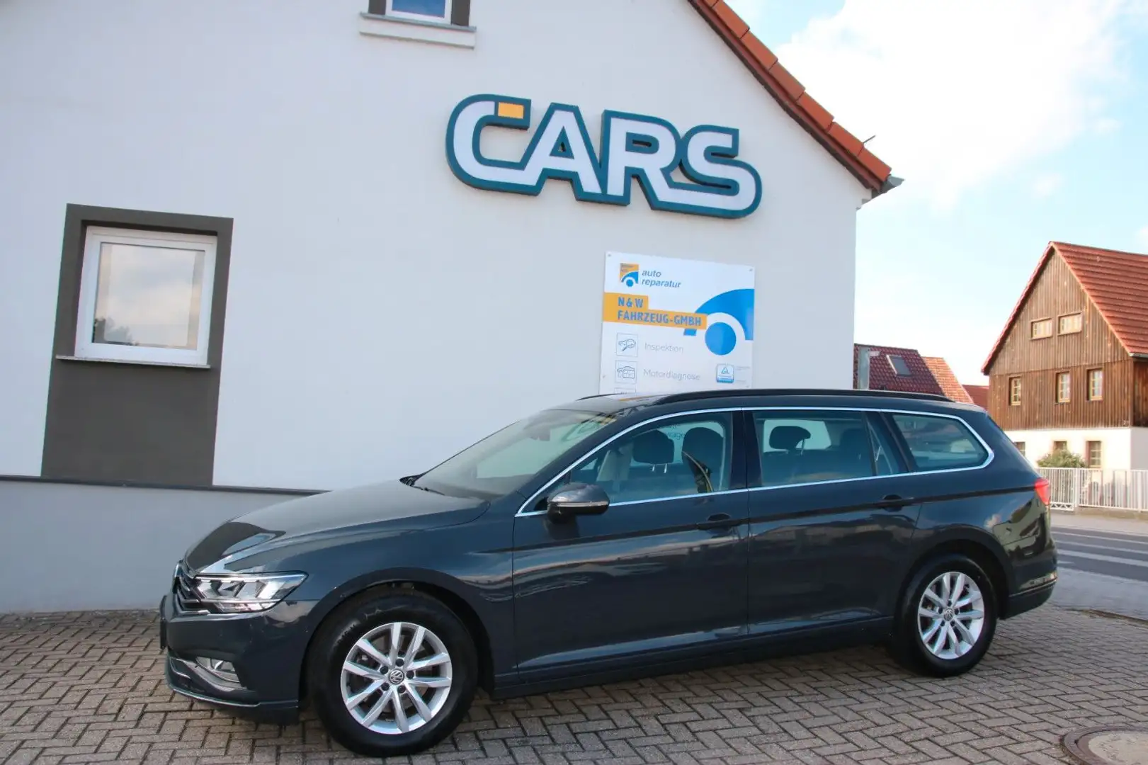 Volkswagen Passat Variant Business Grau - 1