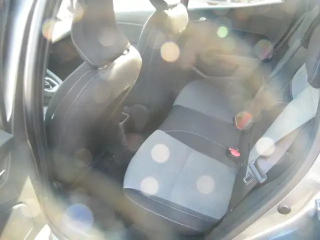 Mitsubishi Colt view 8