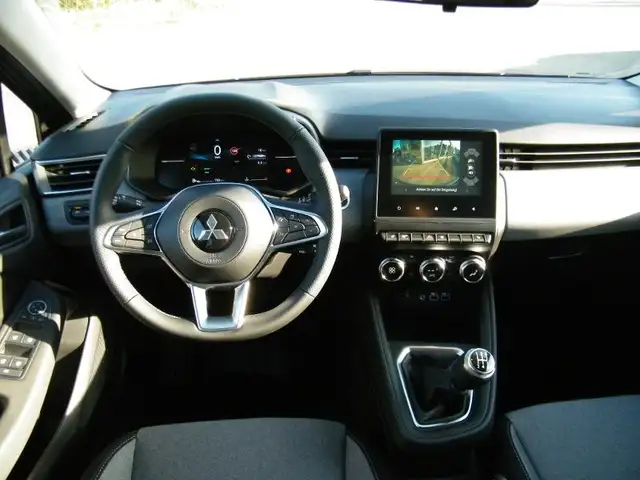 Mitsubishi Colt view 15