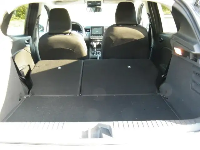 Mitsubishi Colt view 14