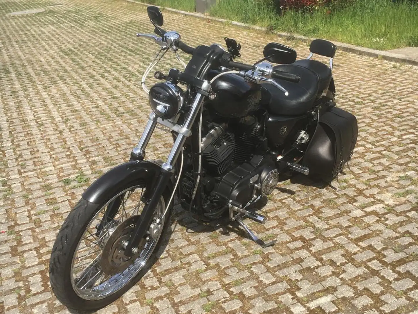 Harley-Davidson Sportster XL 883 Custom XL Černá - 2