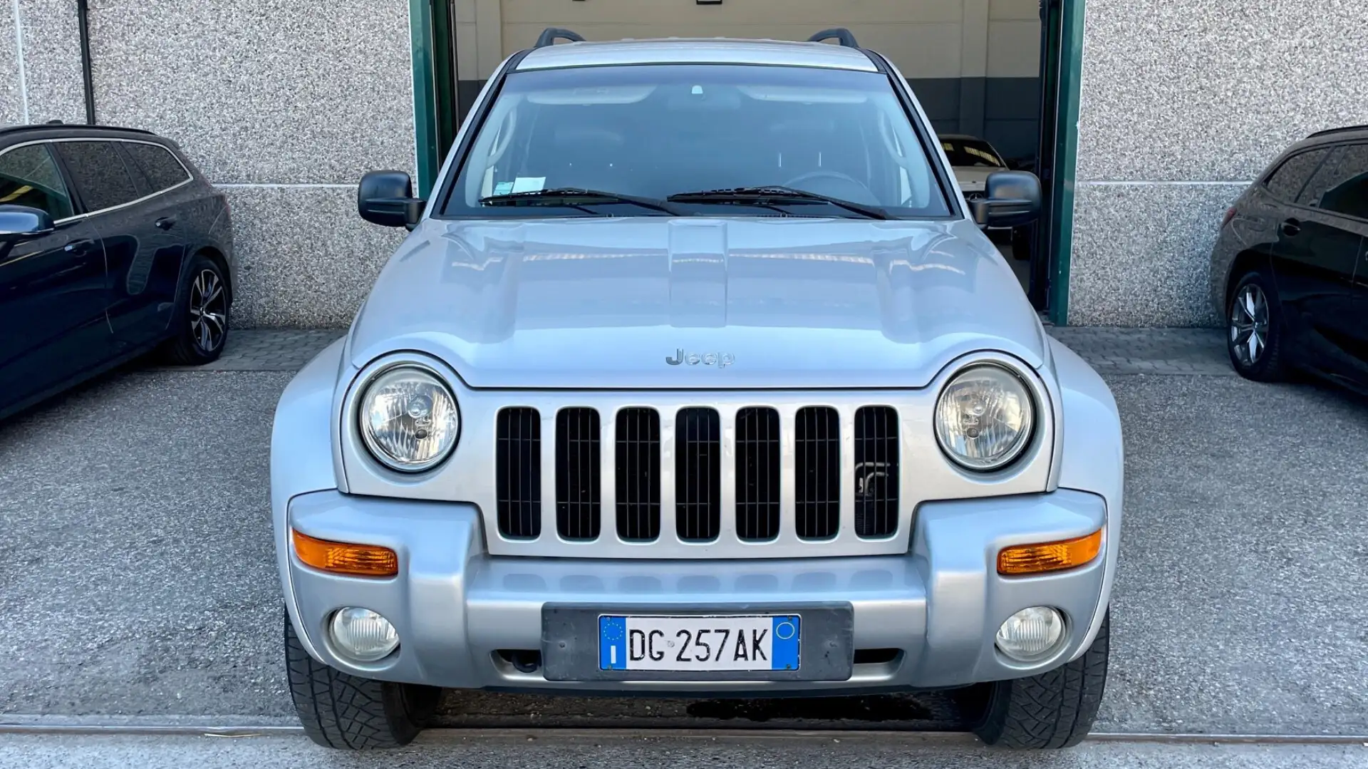 Jeep Cherokee Cherokee 3.7 V6 Limited 4x4 Benzina/Gpl G. Traino Argento - 2