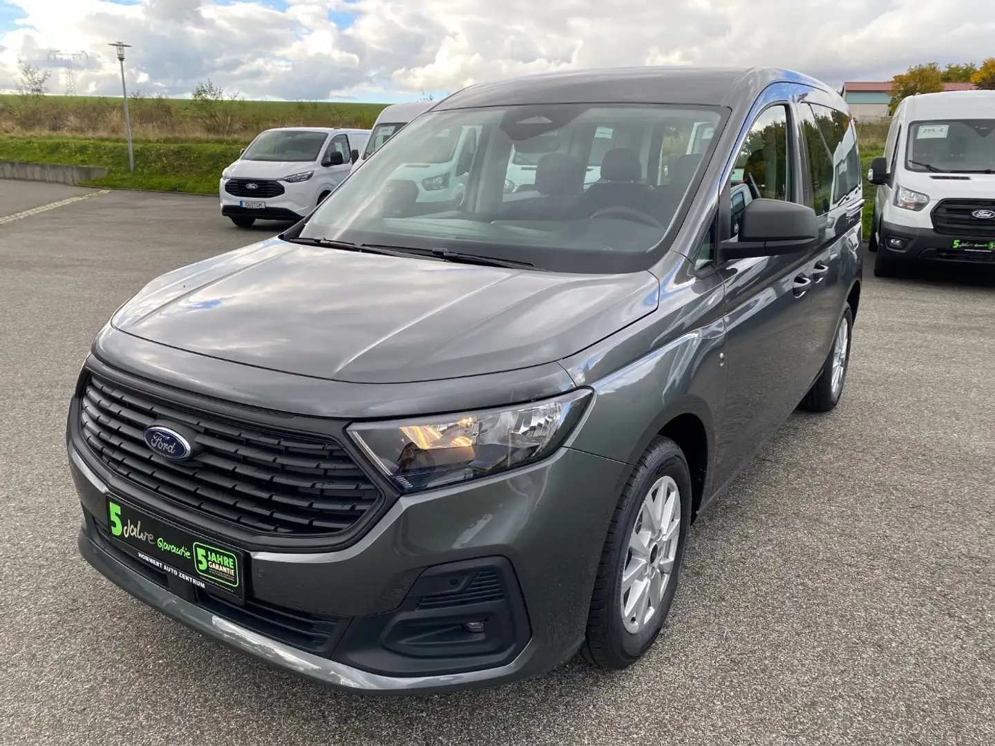 Ford Tourneo Connect 1.5 EcoBoost Trend Fernlichtass. Grigio - 2