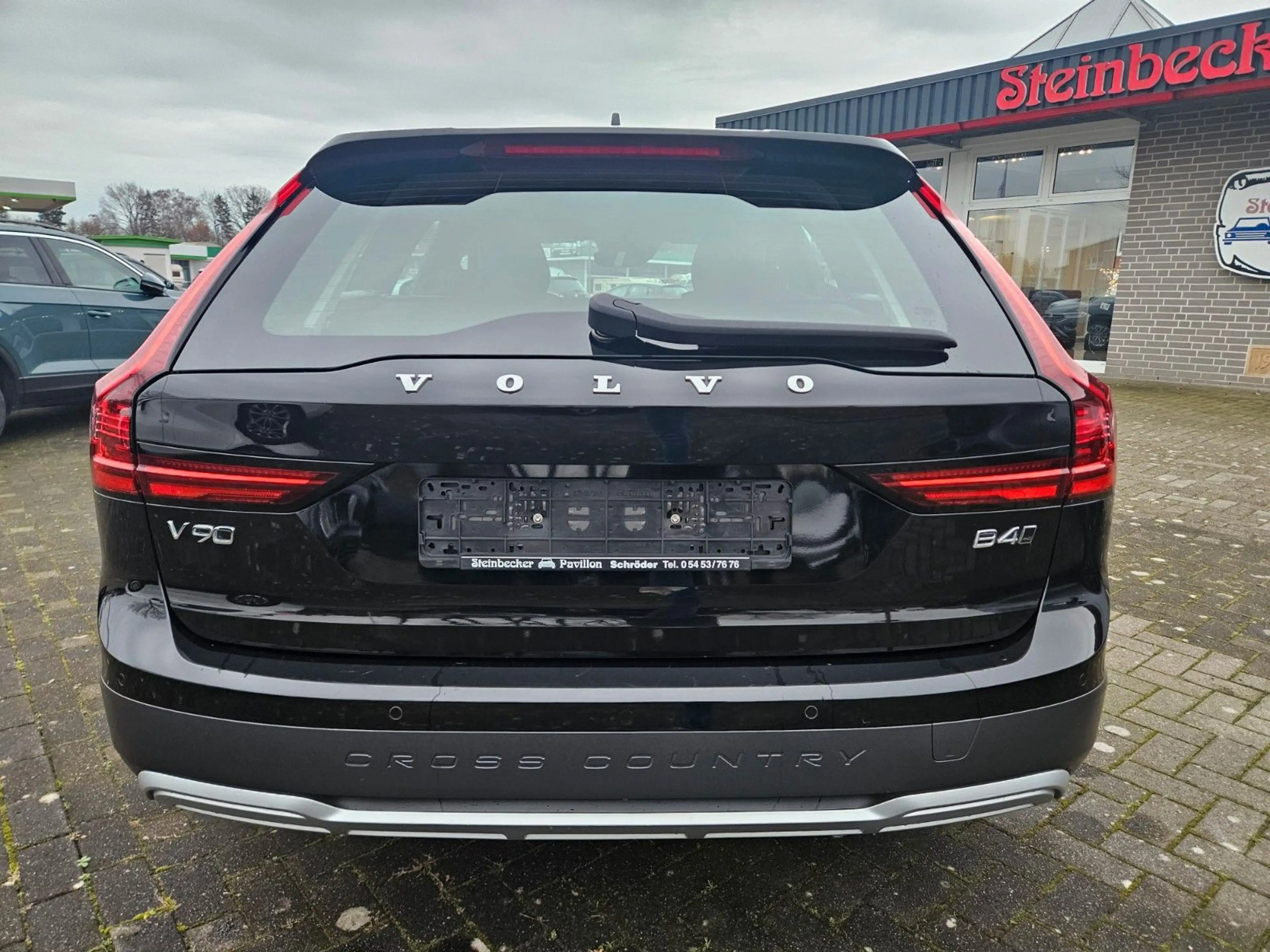 Volvo V90 Cross Country Pro AWD AHK LED LEDER XENIUM — photo 5