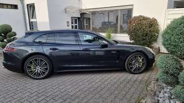 E-Hybrid Sport Turismo- 4 WD/Panorama/Luftfederung