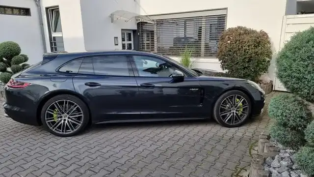 Porsche Panamera E Hybrid Sport Turismo 4 WD/Panorama/Luftfederung