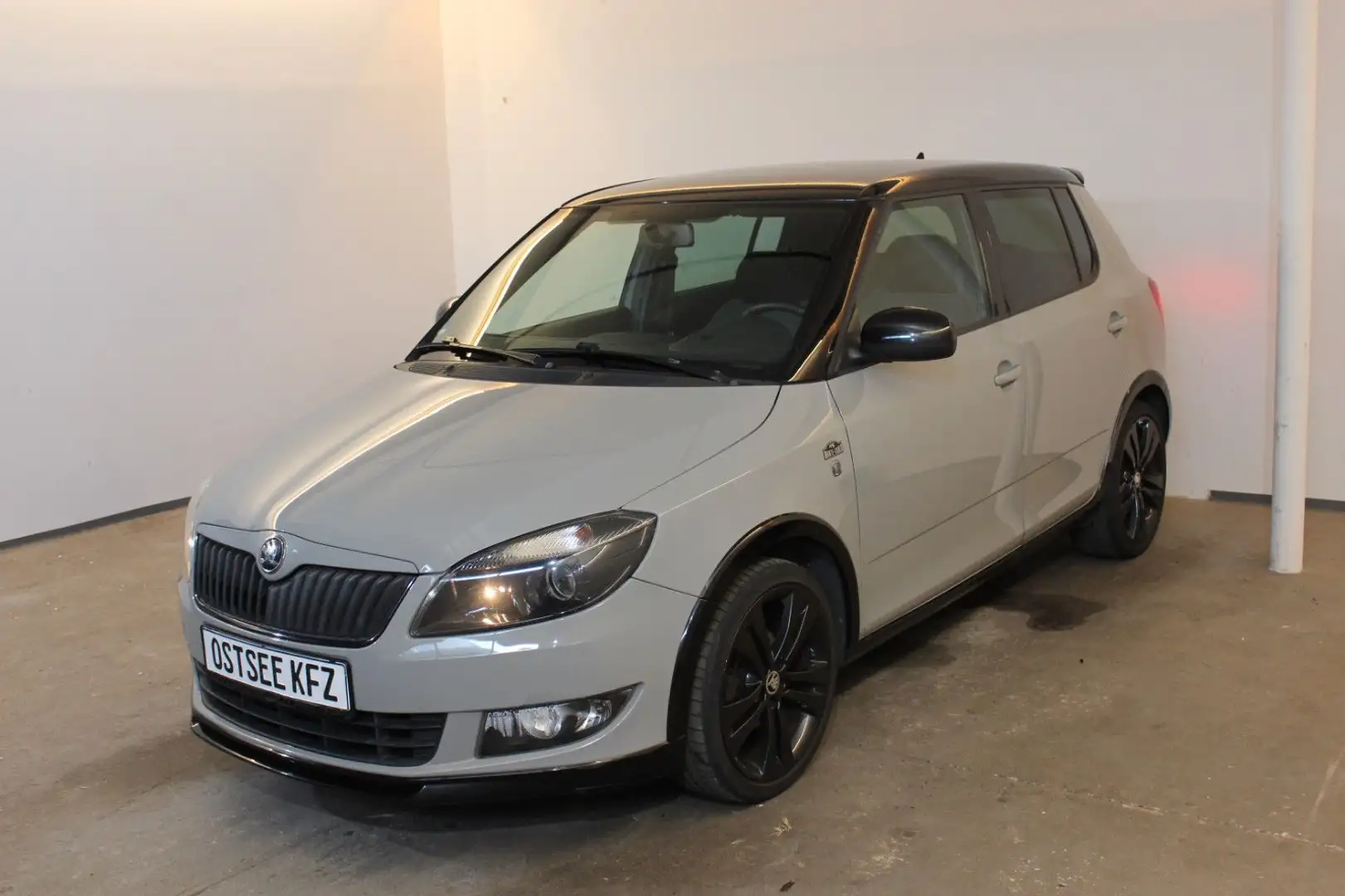 Skoda Fabia Monte Carlo Grau - 2