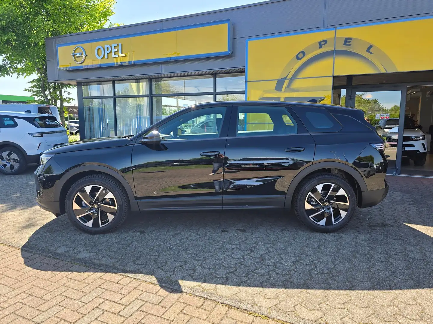 Opel Grandland 1.2 48V Mild- Hybrid 100kW Edition Zwart - 2