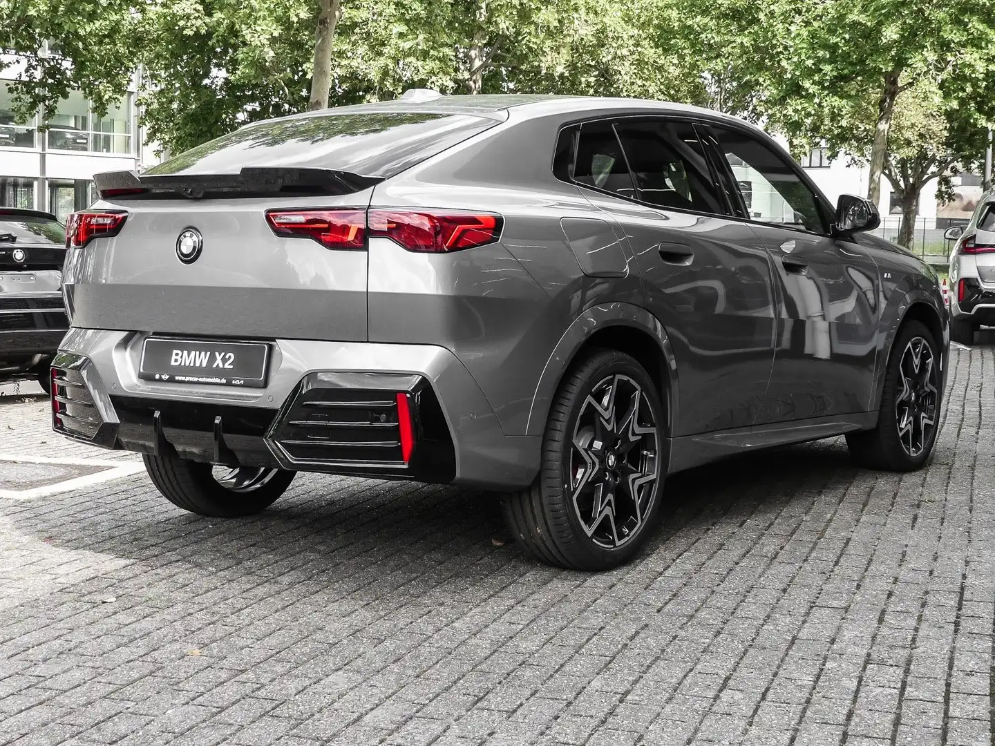 BMW X2 sDrive20i MSport PANO HuD AHK H/K DA Prof PA+ Grau - 2