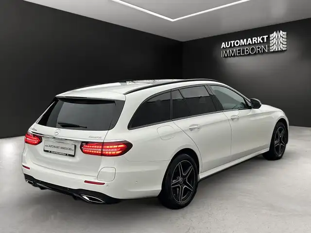 Mercedes-Benz E-Class view 8