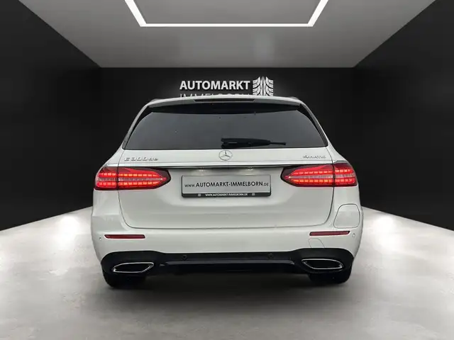 Mercedes-Benz E-Class view 10