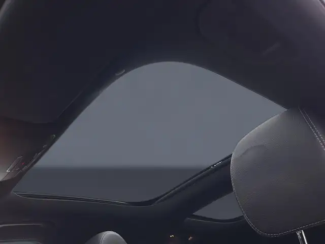 Mercedes-Benz E-Class view 12