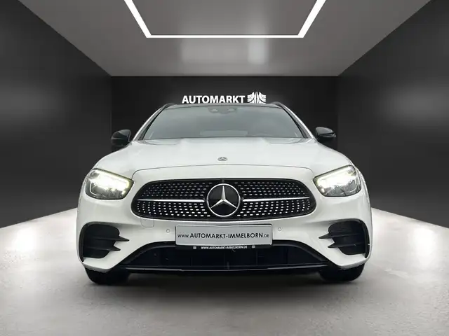 Mercedes-Benz E-Class view 9