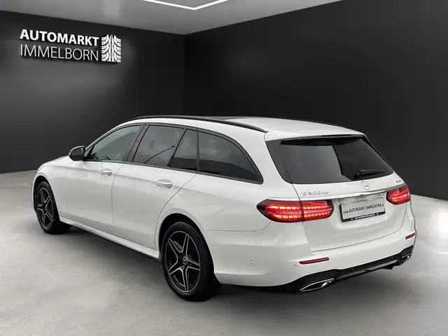 Mercedes-Benz E-Class view 6
