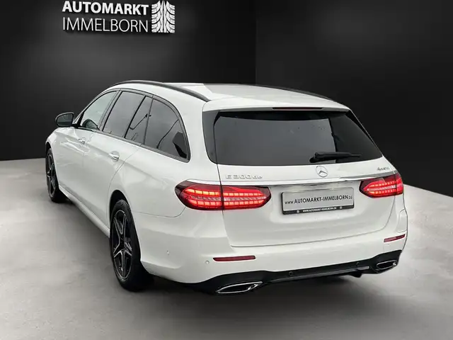 Mercedes-Benz E-Class view 5