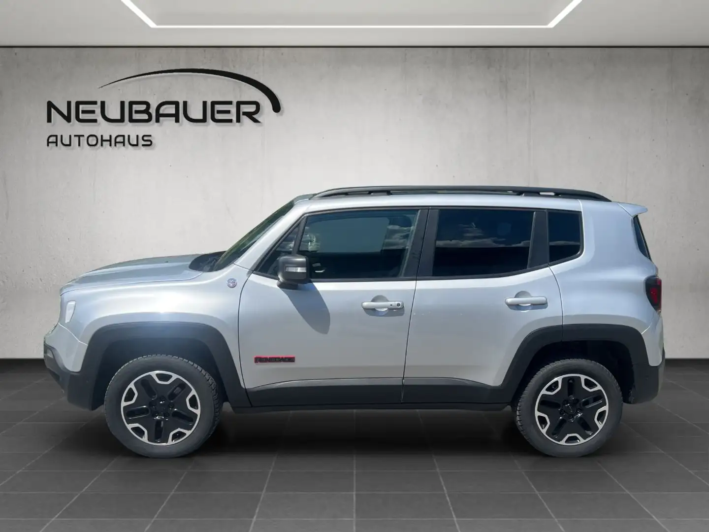 Jeep Renegade 4WD 2.0 Multijet Aut. Trailhawk - 2
