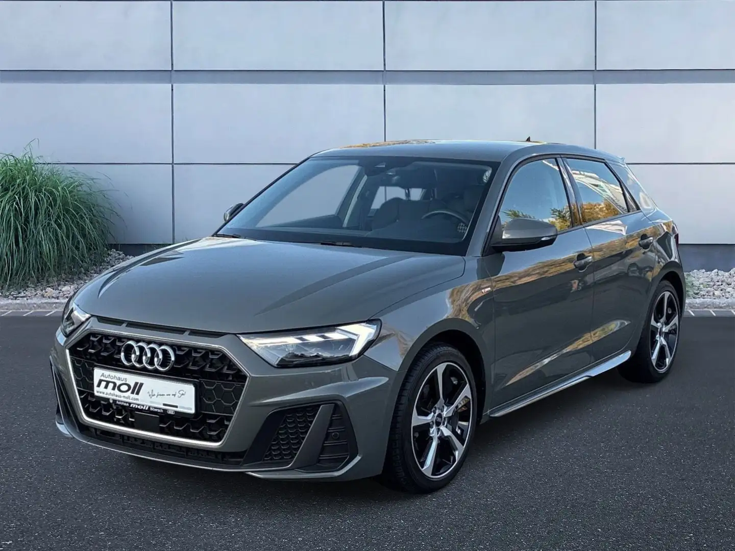 Audi A1 S line 35 TFSI 110(150) kW(PS) S tr Grau - 1