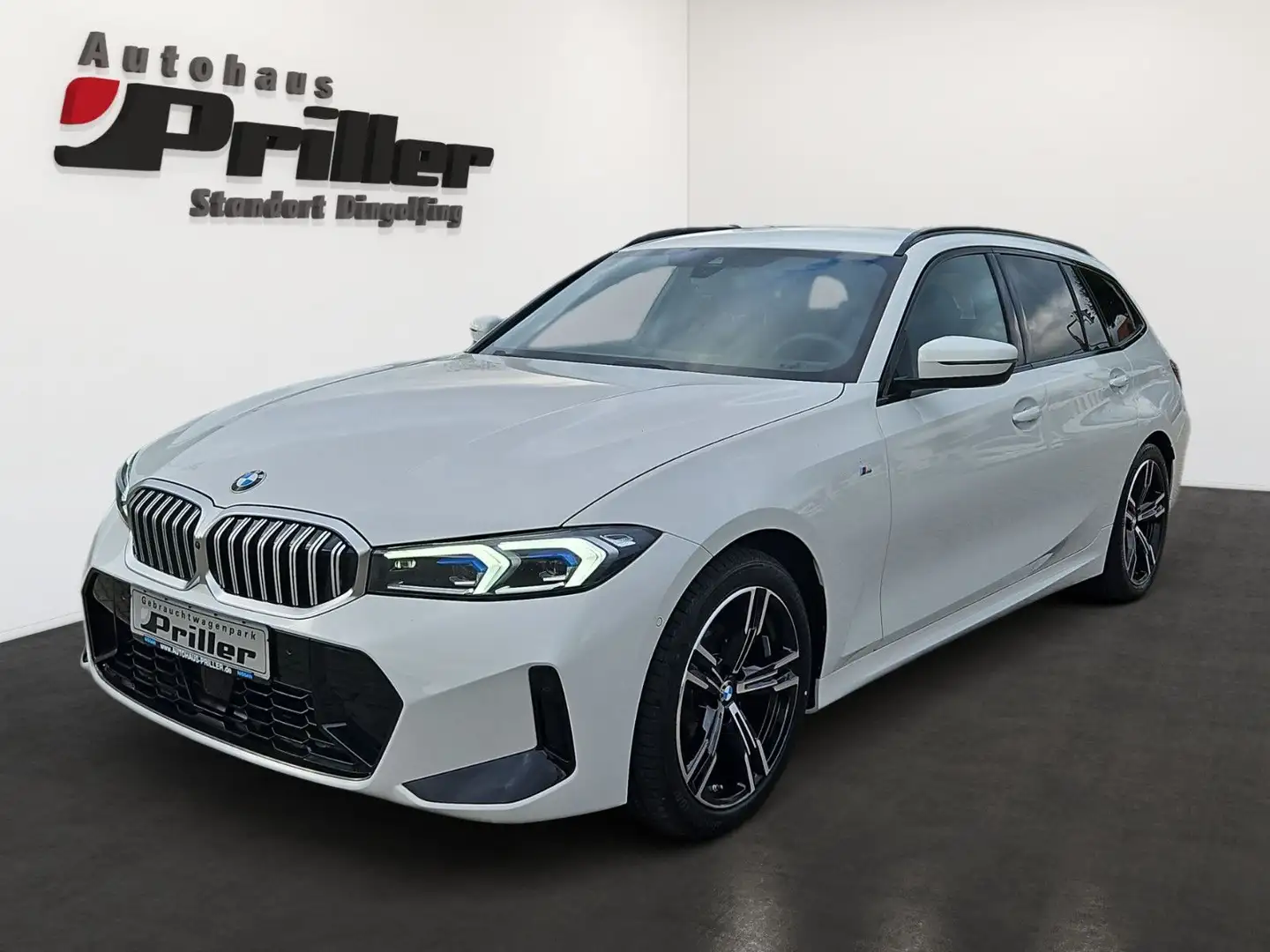 BMW 320 i Touring M Sport/NAVI/LED/DAB/AHK/HUD/LRH Wit - 1