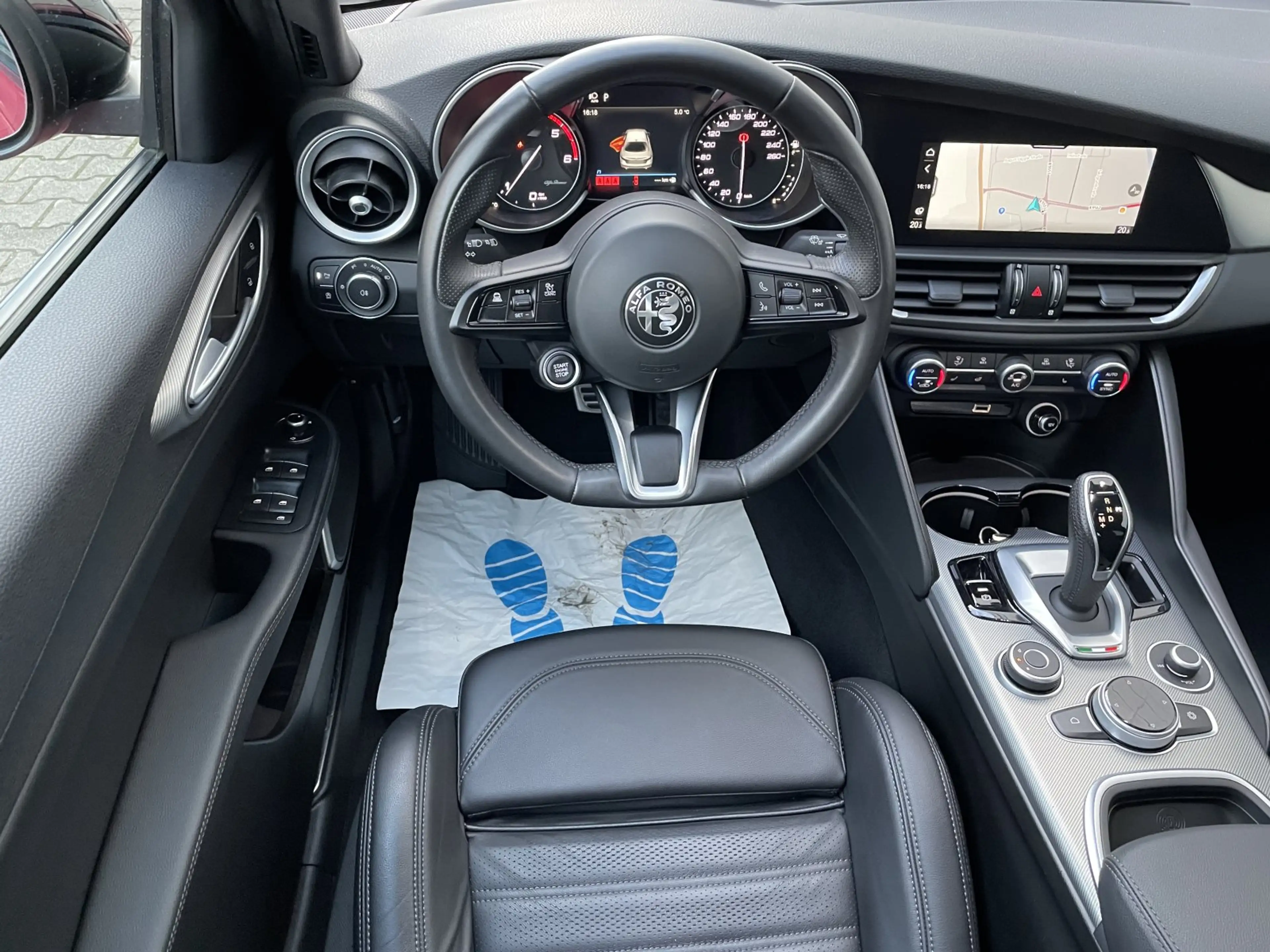 Alfa Romeo Giulia 2.2 JTDM Veloce Q4 TotwAss ACC Shz Nav CarPlay And — photo 4