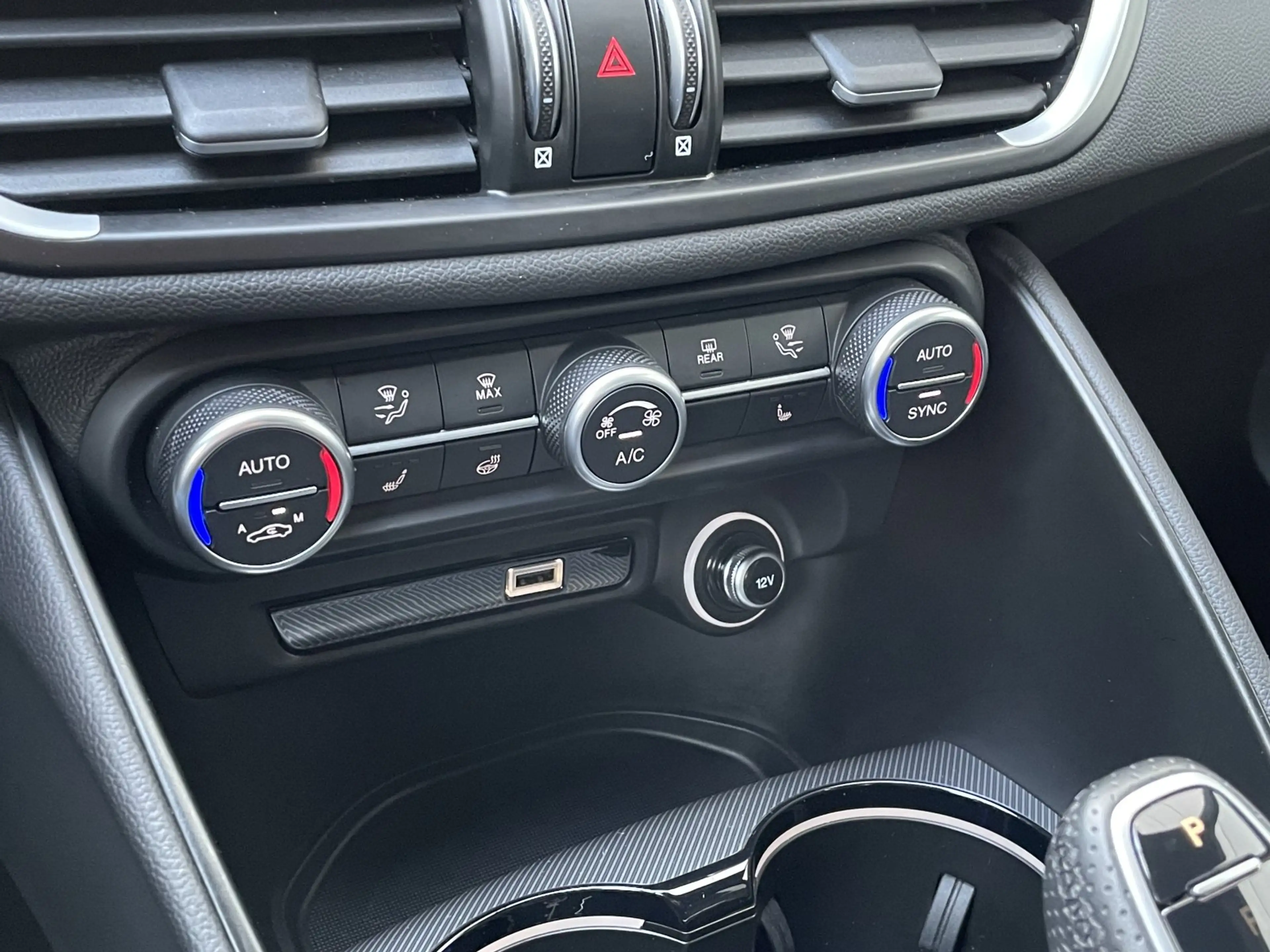 Alfa Romeo Giulia 2.2 JTDM Veloce Q4 TotwAss ACC Shz Nav CarPlay And — photo 15